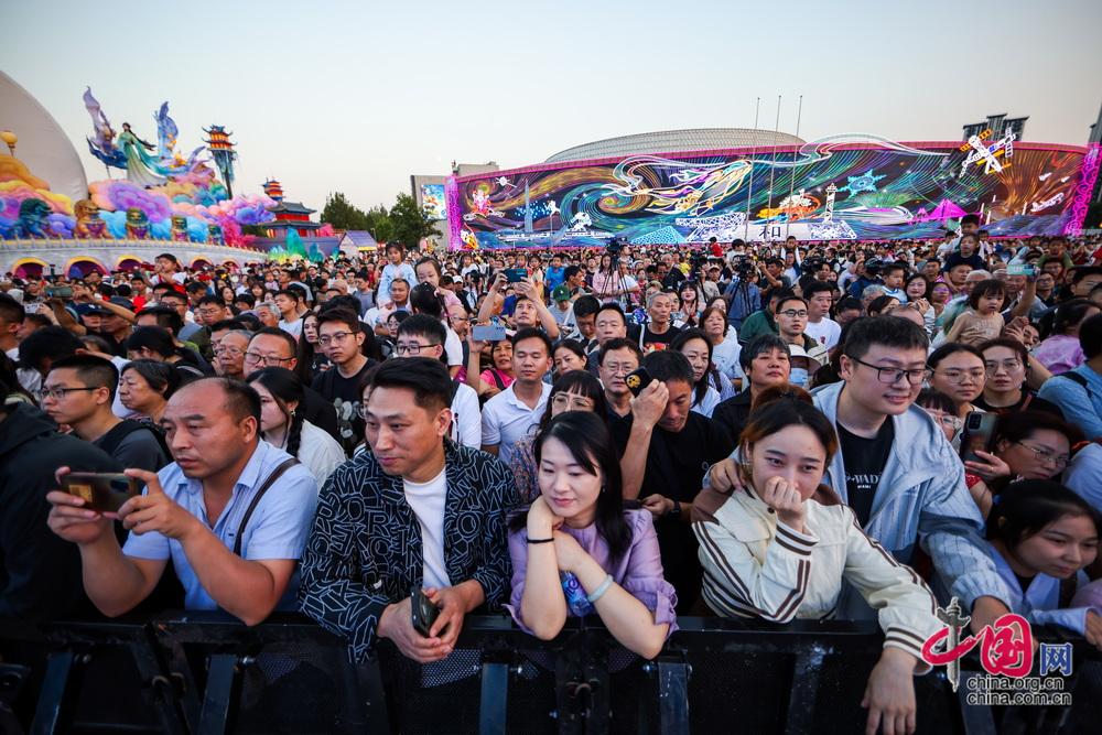 北京史上最大规模灯会点亮园博园 “光影”为媒“京彩灯会”邀您庆中秋(图8)