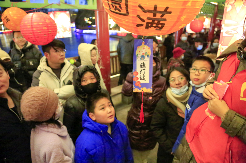 新春走基层 赏花灯 猜灯谜 闹元宵 石嘴山国风游园演绎文化盛宴(图2)